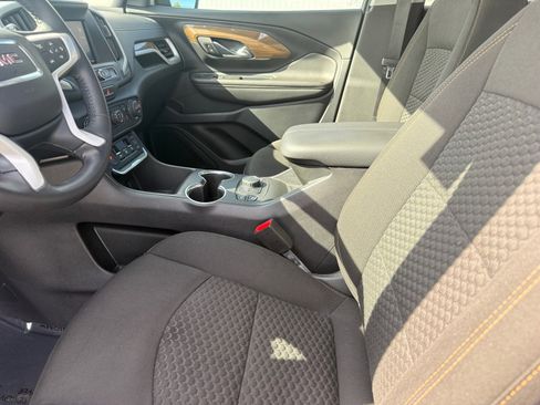 Used 2020 GMC Terrain SLE w/ Driver Convenience Package image 11