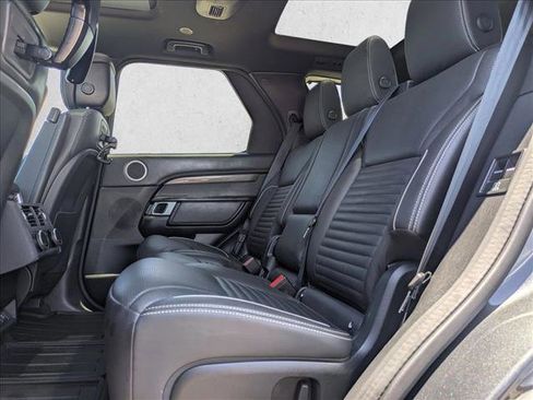 Used 2024 Land Rover Discovery Metropolitan Edition AWD/4WD image 18