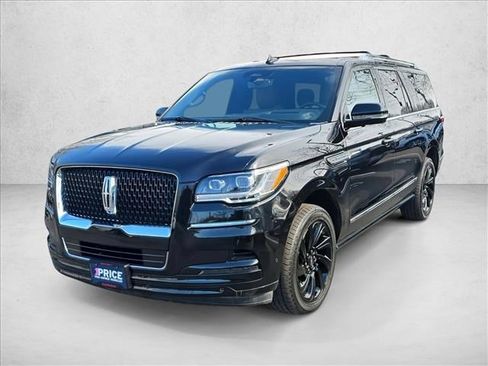 Used 2023 Lincoln Navigator L Reserve image 1