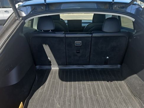 Used 2022 Tesla Model Y Performance image 9