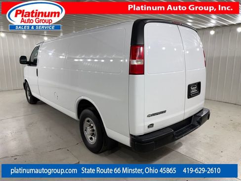 Used 2019 Chevrolet Express 3500 Extended w/ Driver Convenience Package RWD image 3