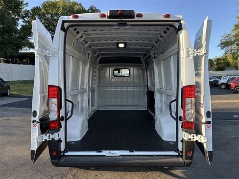 New 2026 RAM ProMaster 2500 w/ Convenience Group image 9