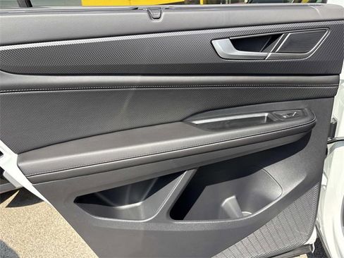 New 2026 Volkswagen Atlas Cross Sport SEL R-Line image 11