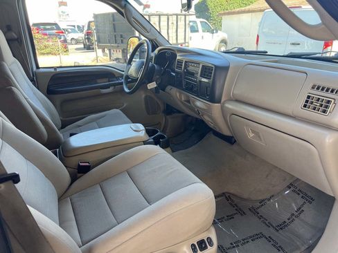 Used 2005 Ford Excursion XLT AWD/4WD image 13