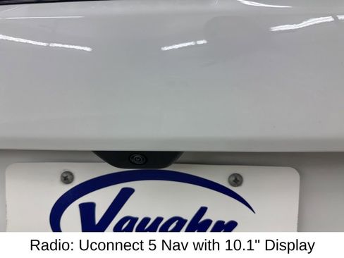 Used 2025 Jeep Grand Cherokee Limited image 16