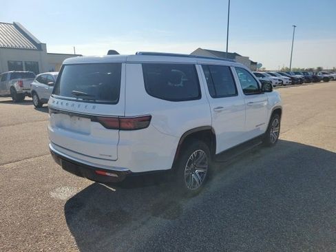 Used 2024 Jeep Wagoneer Series II w/ Flexible Seating Group image 23