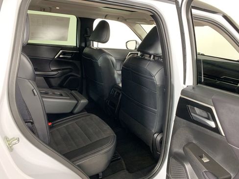 Used 2024 Mitsubishi Outlander Ralliart image 37