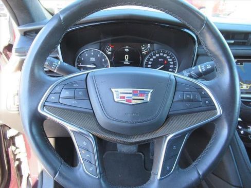 Used 2018 Cadillac XT5 Platinum w/ Driver Assist Package image 21
