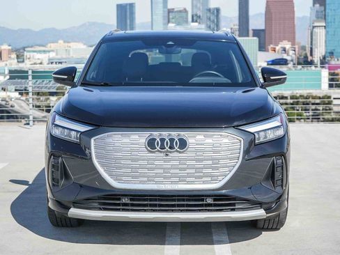 Used 2023 Audi Q4 e-tron Premium Plus w/ Premium Plus image 2