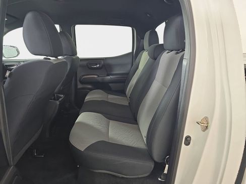 Used 2020 Toyota Tacoma TRD Off-Road image 16