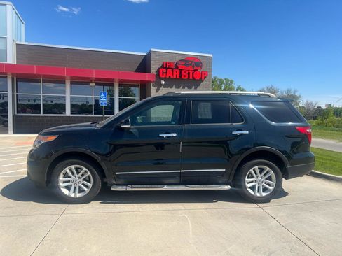 Used 2014 Ford Explorer XLT w/ Equipment Group 202A AWD/4WD image 1