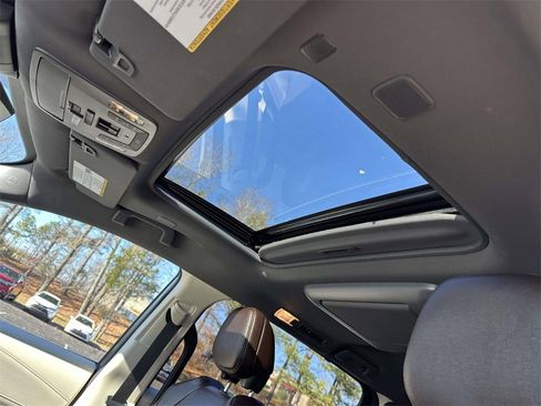 Certified 2023 Toyota Sienna Platinum image 20