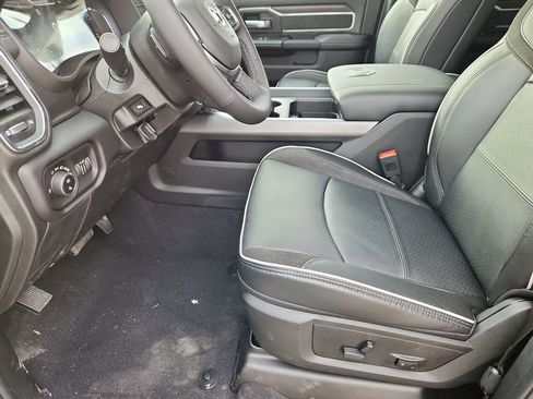 New 2026 RAM 2500 Laramie w/ Sport Appearance Package AWD/4WD image 7