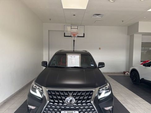 Used 2021 Lexus GX 460 Premium w/ Premium Package AWD/4WD image 3