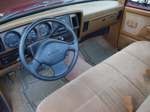 Used 1992 Dodge D/W Truck 150 RWD image 51