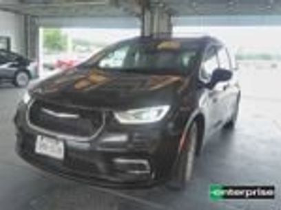 Used 2022 Chrysler Pacifica Touring-L