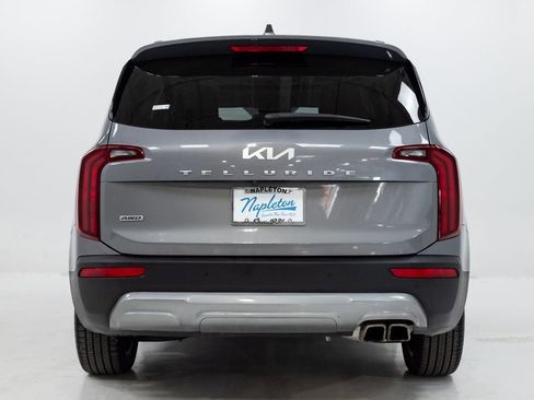 Certified 2022 Kia Telluride S FWD image 32