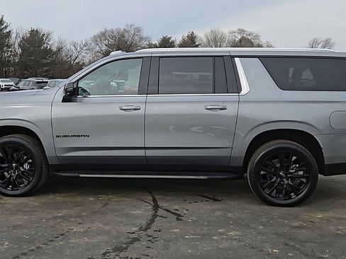 New 2026 Chevrolet Suburban Premier image 9
