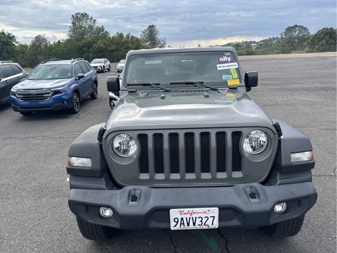 Used 2022 Jeep Wrangler Sport S image 2