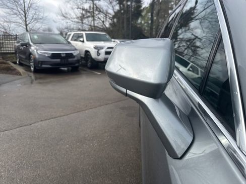 Used 2024 Cadillac XT4 Premium Luxury image 38