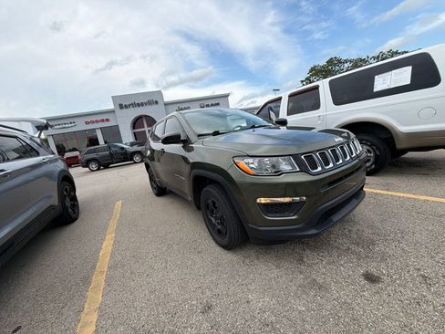 Used 2018 Jeep Compass Sport AWD/4WD image 2