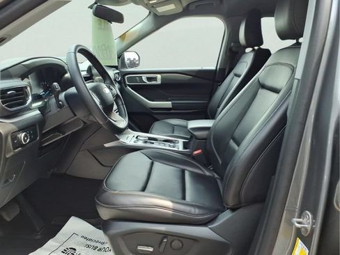 Certified 2023 Ford Explorer XLT w/ Equipment Group 202A AWD/4WD image 13