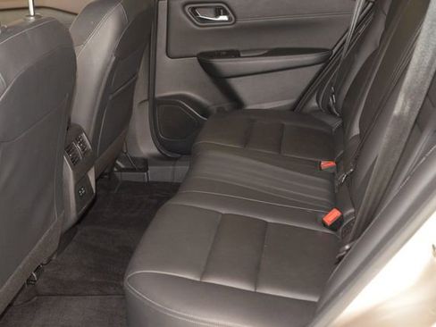 Used 2023 Nissan Rogue SL image 17