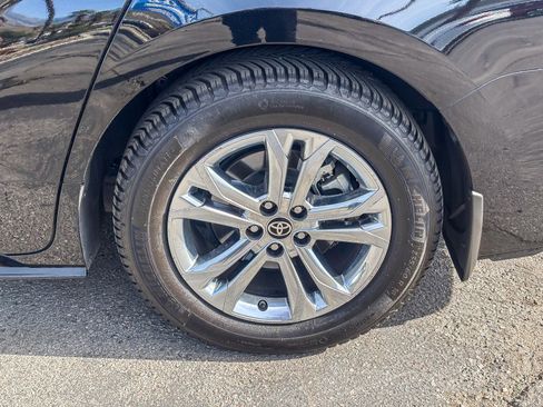 Used 2022 Toyota Sienna Platinum image 12