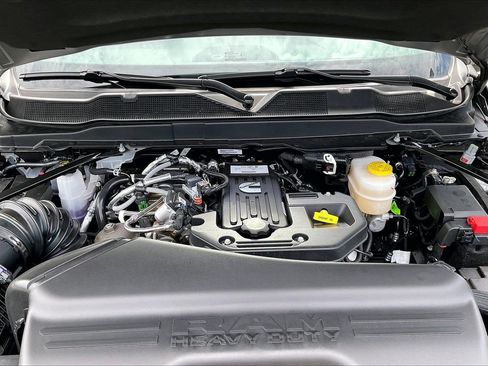 New 2026 RAM 3500 Big Horn AWD/4WD image 32