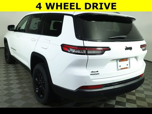 New 2025 Jeep Grand Cherokee L Altitude image 7