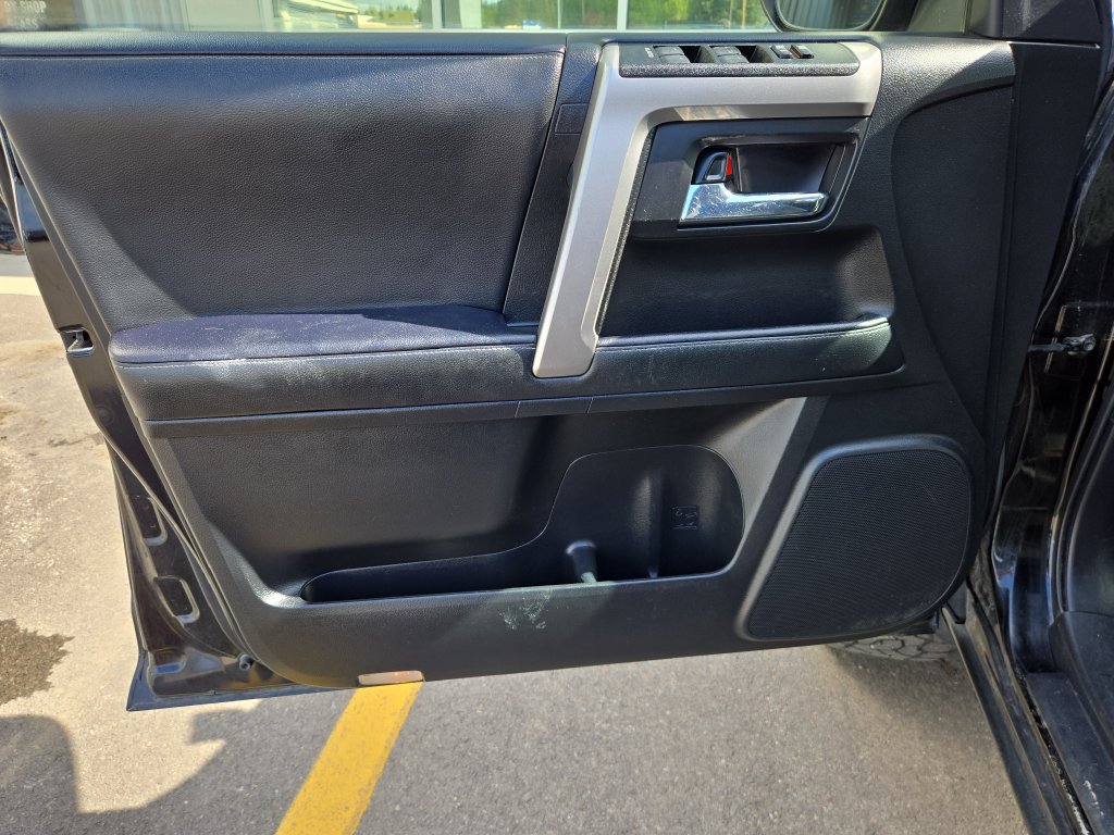 Used 2021 Toyota 4Runner SR5 Premium w/ Moonroof Package AWD/4WD image 12