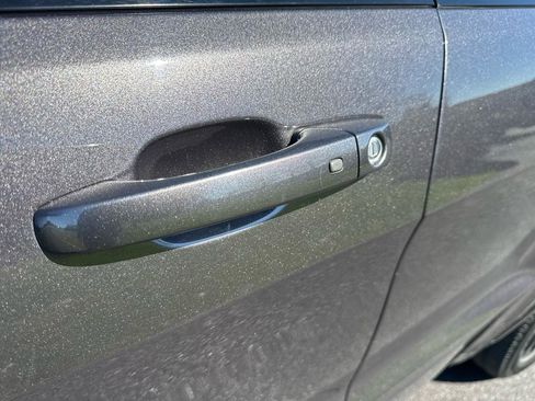 Used 2021 Jeep Grand Cherokee Laredo X image 22