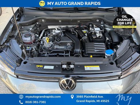 Used 2025 Volkswagen Taos SE w/ Panoramic Sunroof Package AWD/4WD image 26