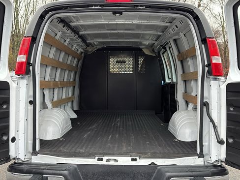 Used 2024 GMC Savana 2500 w/ Driver Convenience Package image 24