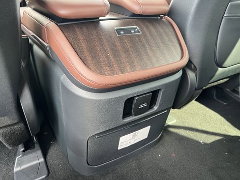 New 2025 Lincoln Navigator Reserve image 29