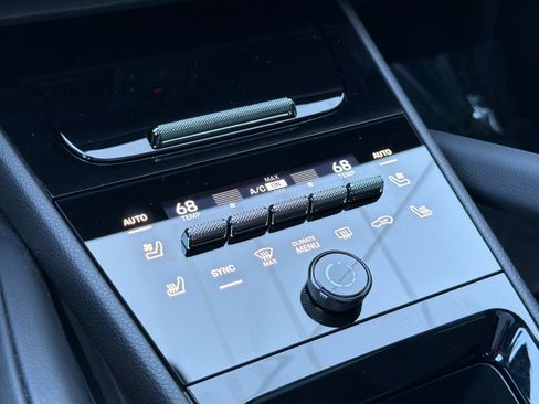 Certified 2026 Porsche Cayenne Coupe AWD/4WD image 21