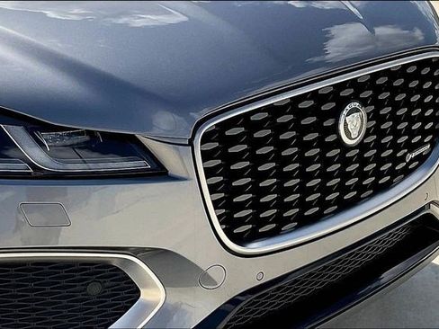 Used 2025 Jaguar F-PACE R-Dynamic S image 33