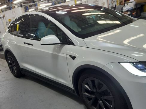 Used 2023 Tesla Model X AWD/4WD image 6