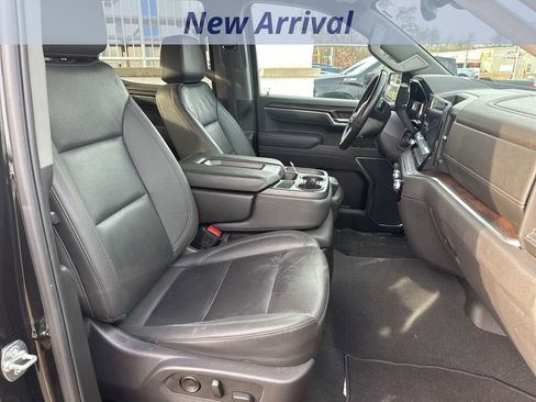 Certified 2025 GMC Sierra 1500 SLT image 7