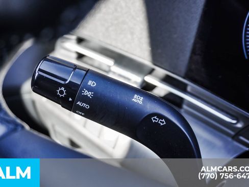 Used 2025 Hyundai Kona SEL image 32