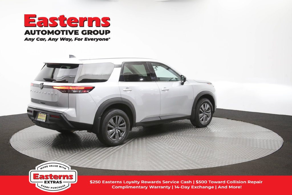 Used 2023 Nissan Pathfinder S AWD/4WD image 41