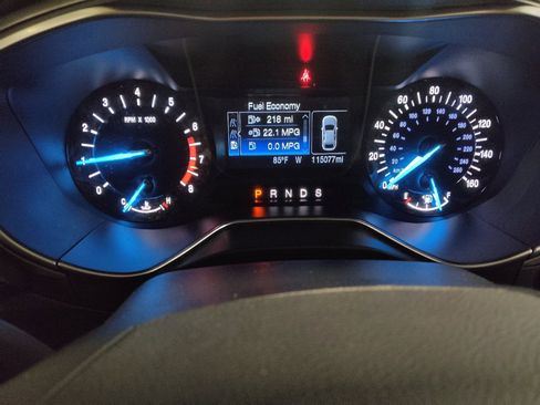 Used 2018 Ford Fusion SE FWD image 23