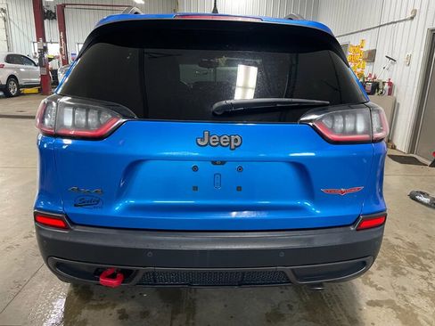 Used 2019 Jeep Cherokee Trailhawk w/ Cold Weather Group image 24