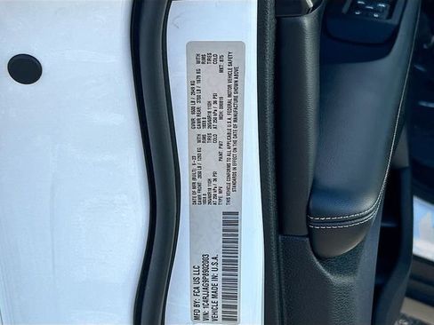 Used 2023 Jeep Grand Cherokee L Laredo RWD image 31