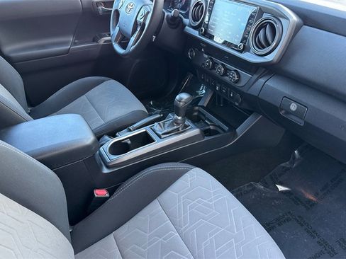 Used 2020 Toyota Tacoma TRD Sport image 17