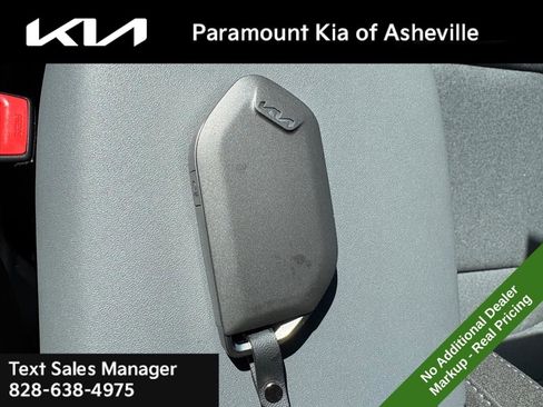 New 2025 Kia K4 LXS image 28