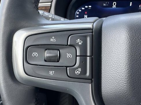 Used 2024 Chevrolet Suburban Premier image 27