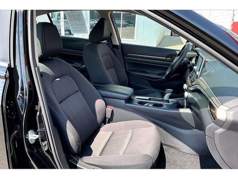 Used 2026 Nissan Altima 2.5 SV FWD image 8