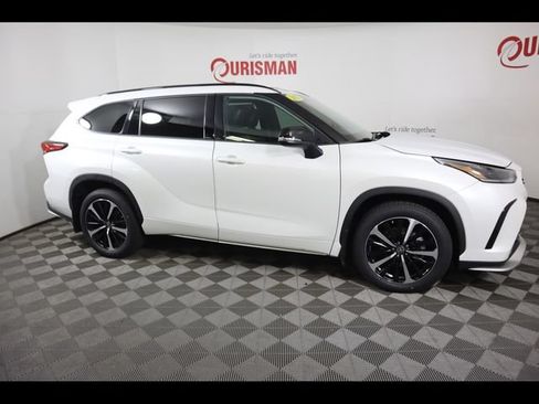 Used 2022 Toyota Highlander XSE AWD/4WD image 32