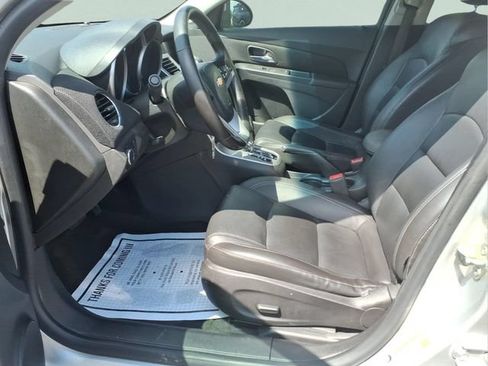 Used 2015 Chevrolet Cruze LT FWD image 17